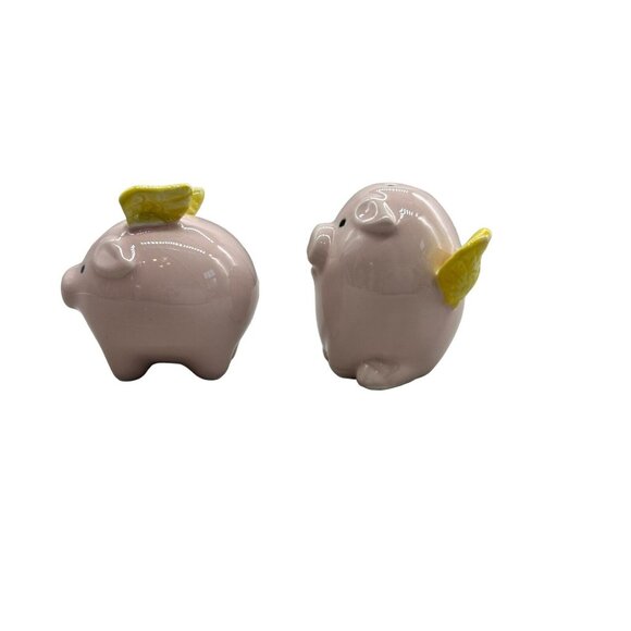 When Pigs Fly Salt & Pepper Shakers Set Anthropomorphic Boston Warehouse - Picture 4 of 8